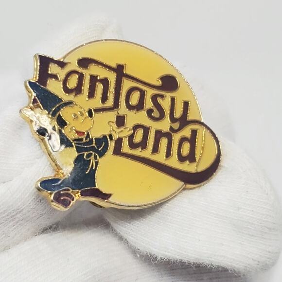 Disney Parks Fantasyland Mickey VTG Walt Disney Productions Enamel Pin - Picture 8 of 12
